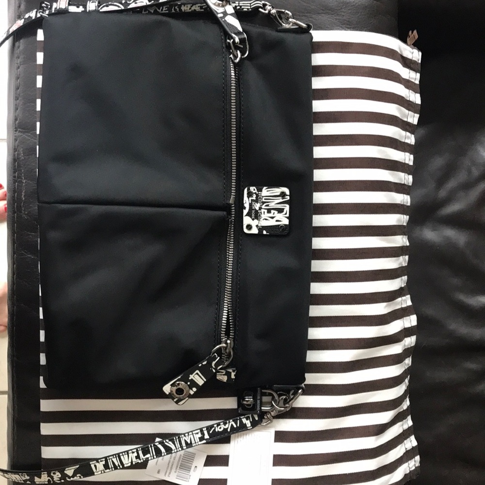 Henri Bendel jetsetter convertible messenger bag